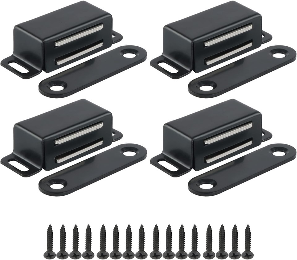 Magnetic door catch